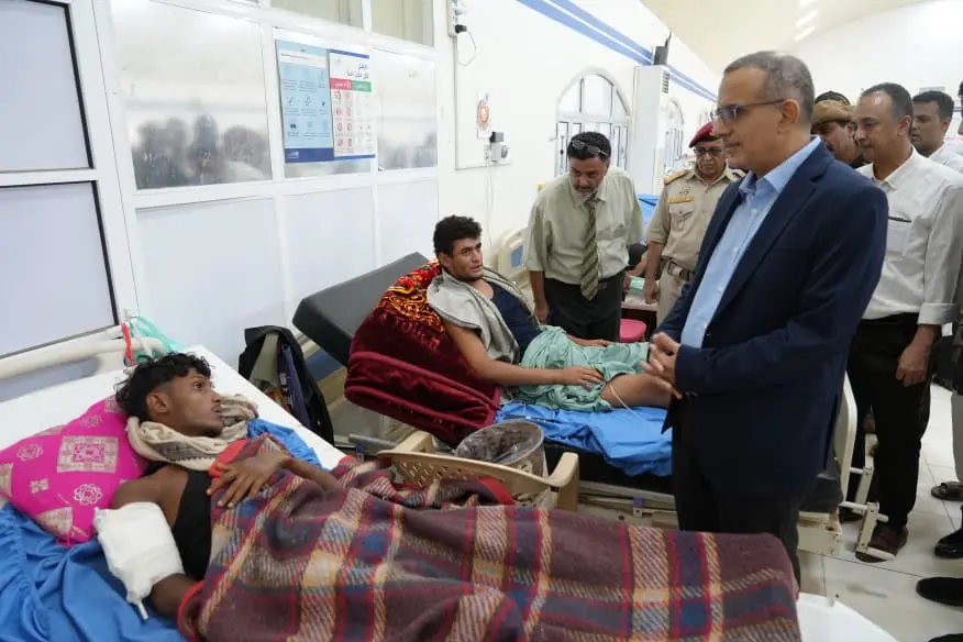 وزير الصحة يدشّن حملة للتبرع بالدم ويتفقد الجرحى ف...