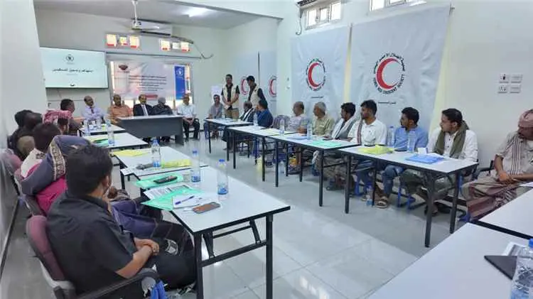 تدشين دورة للجان المجتمعية بعتق حول إعادة استهداف...