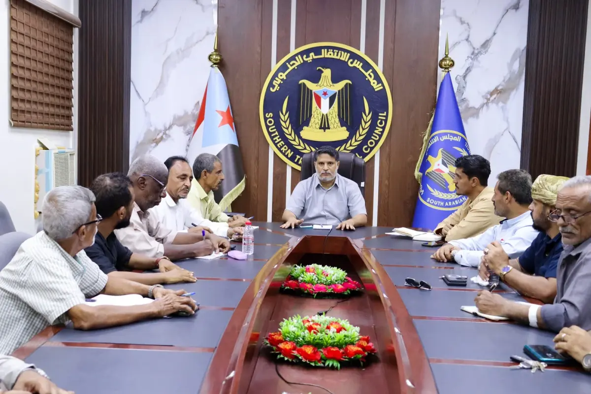 الزامكي يناقش أوضاع العملية التعليمية في العاصمة ع...