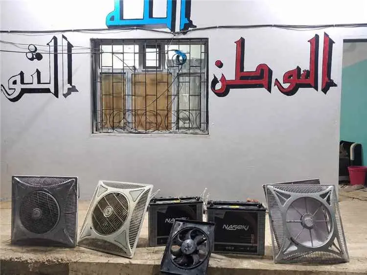 شرطة مديرية العبر تضبط عصابة متهمه بسرقة مدرسة إدريس وتستعيد المسروقات