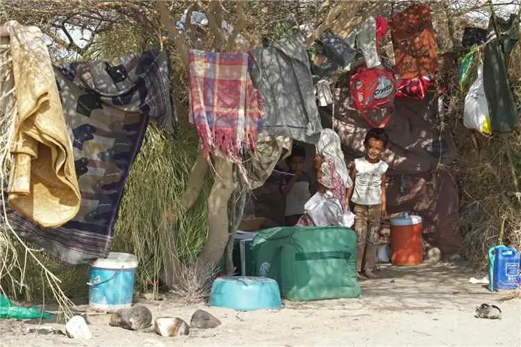 تصعيد الحوثيين في الحديدة وتعز يشرد 68 ألف يمني وسط نقص حاد في الاحتياجات الإنسانية