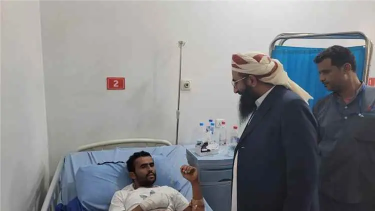 وزير الأوقاف يتفقد جرحى موظفي الأوقاف والقوات المس...