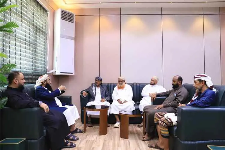 وزير الأوقاف يستقبل قيادات مكاتب الأوقاف في الحديد...