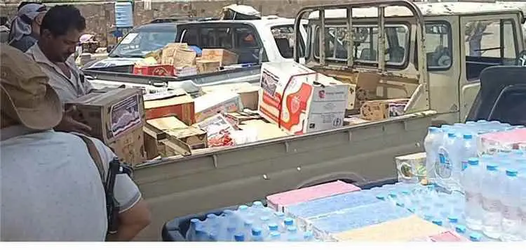 أبناء عزلة الصنة بالمعافر يسيّرون قافلة غذائية إسناداً للمرابطين في جبهة الكدحة بتعز