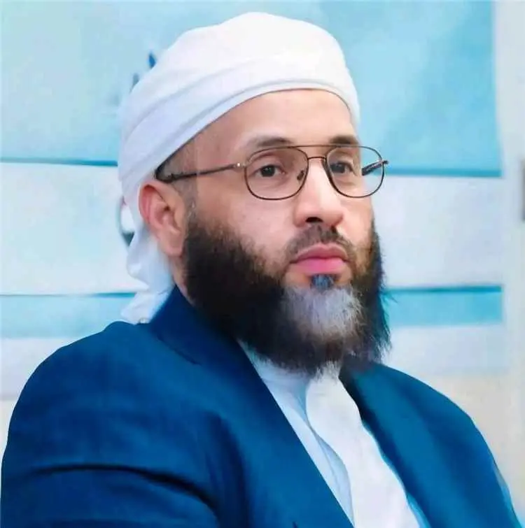 بن شبيبة يكشف مفارقة صادمة: اتُّهم رجل بالخيانة والوصول إلى صنعاء.. فإذا به في قلب الميدان يضمد جراح رفاقه