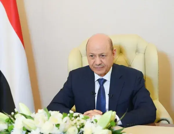 الرئيس العليمي يشيد بردع الطيران للحوثيين ويؤكد أن المعارك تُحسم بالإرادة والصلابة لا بتغير خطوط المواجهة