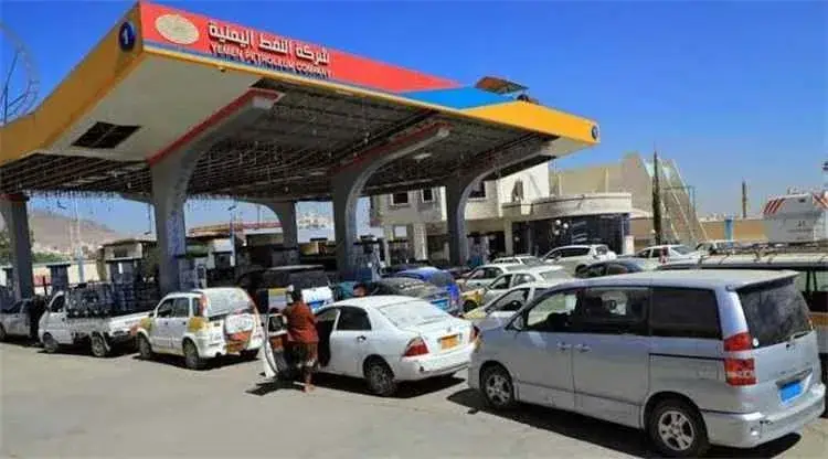 مليشيا الحوثي تفرض جرعة جديدة على أسعار بيع المشتق...
