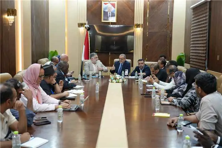 وزير الصحة يبحث الاستجابة للطوارئ الصحية مع شركاء القطاع الصحي