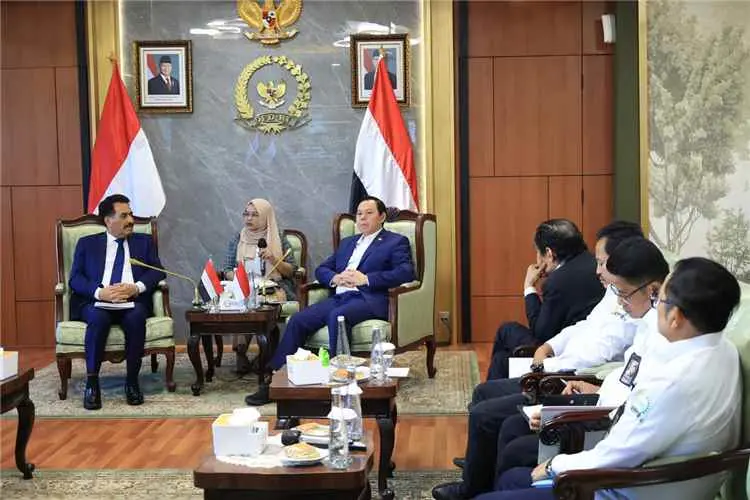 سفير بلادنا يبحث مع الجامعة الإسلامية العالمية الأ...