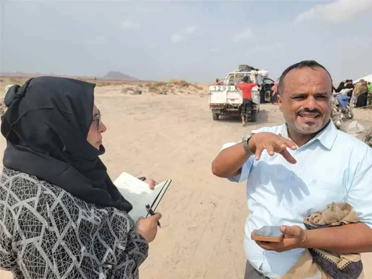 وكيلة وزارة الصحة تتفقد مخيم الفردوس وتناقش ترتيبات افتتاح عيادة صحية للنازحين بعدن