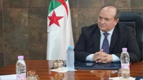رئيس الوزراء الجزائري يصل باماكو في زيارة صداقة لط...