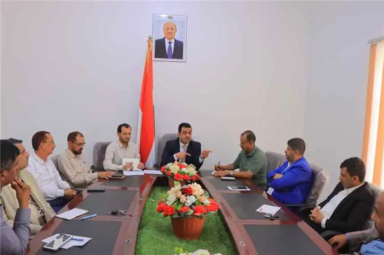 الأستاذ نصر الأحمدي يترأس اجتماعًا لقيادات مكاتب الشباب والرياضة بالمحافظات الغير محررة