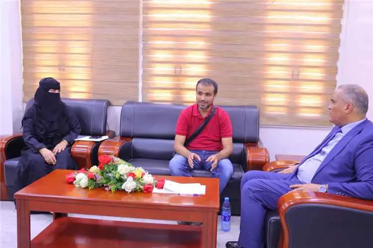 وزير التربية العبادي يبحث مع مؤسسة «بناء للتنمية»...
