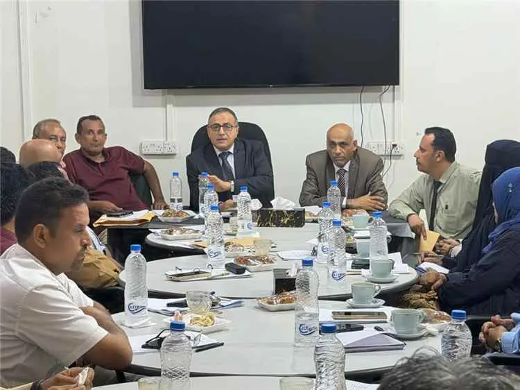 مجلس الدراسات العليا بجامعة عدن يقر برنامج الدكتور...