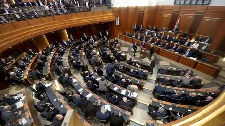 سجال نيابي لبناني حاد.. اتهامات بالعمالة وانقسام ح...