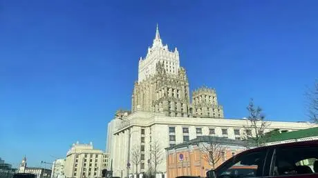 الخارجية الروسية: ادعاءات استهداف قطار يقل مسؤولين...