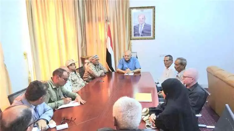 شمسان يناقش مع قيادات أحزاب تعز آليات توحيد الصف ا...