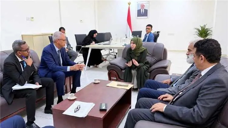 وزيرة الخارجية تبحث مع المنسق المقيم للأمم المتحدة...