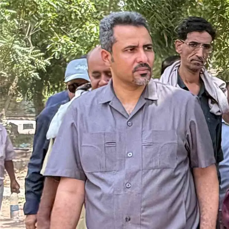 محافظ لحج يوجه مدراء عموم الحوطة وتبن التحرك العاجل لشفط مياه السيول ومعالجة أضرار الأمطار في المديريتين