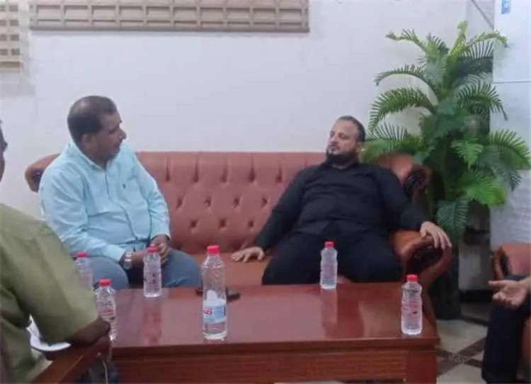 مدير عام المنصورة يلتقي مدير إدارة الإنارة لبحث احتياجات المديرية