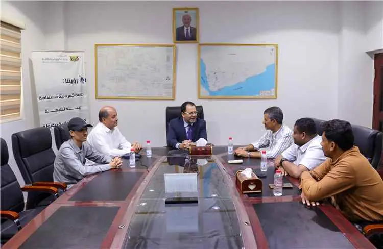 وزير الكهرباء والطاقة يترأس اجتماعاً لمناقشة الوضع...
