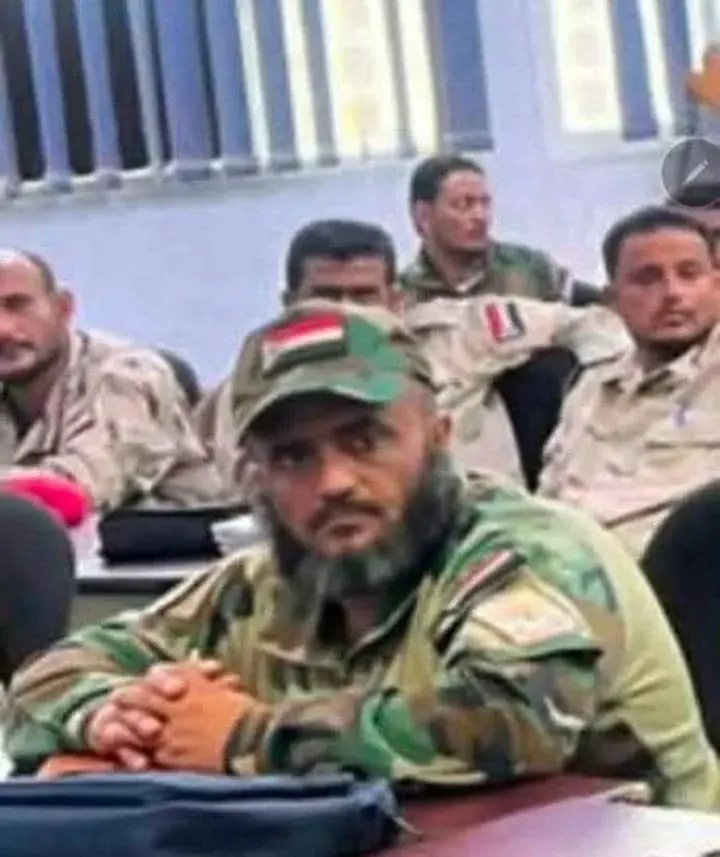 بعد تلقيه نبأ استشهاد نجله الوحيد في جبهة كهبوب.....