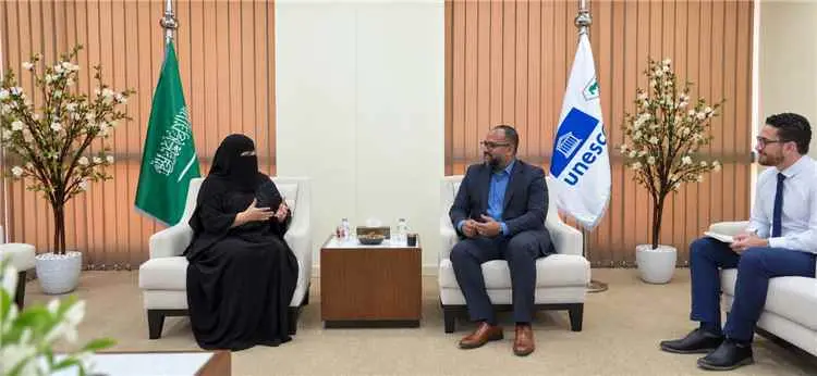 كرسي اليونسكو بجامعة عدن يبحث تطوير البرامج والشرا...