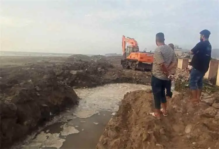 فرق الصيانة بمؤسسة المياه بعدن تواصل أعمال اصلاح ك...