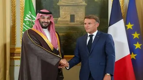 محمد بن سلمان وماكرون يبحثان مستجدات المنطقة