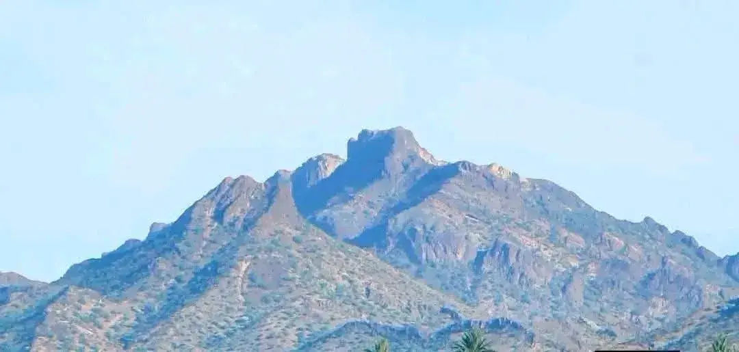 عاجل | قبائل الصبيحة تستعيد موقع سن صنفه الجبلي