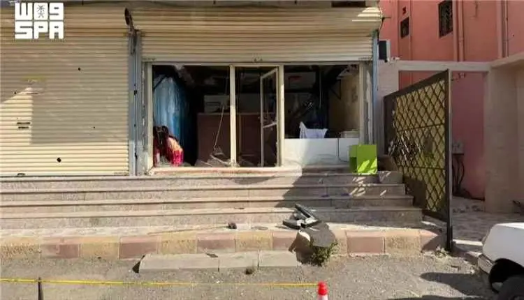 الدفاع المدني السعودي: وفاة مقيم يمني وإصابة اثنين...