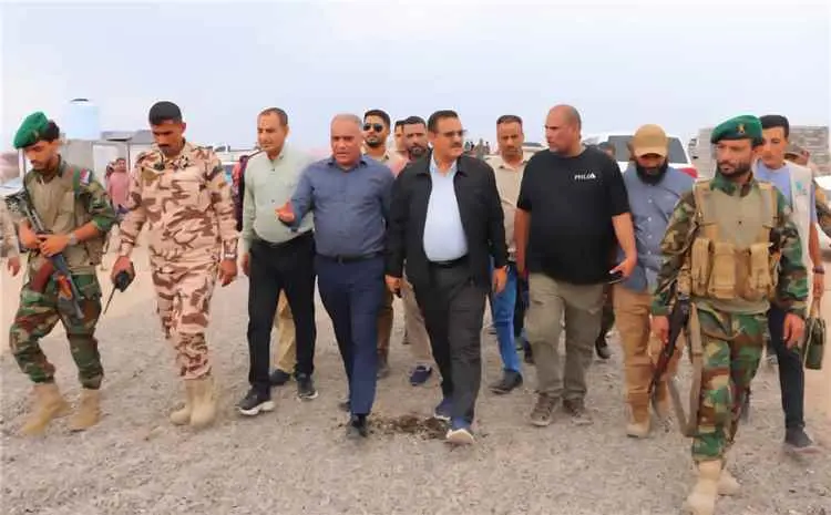وزير التربية والتعليم يزور مخيم رأس عمران ويعلن إن...