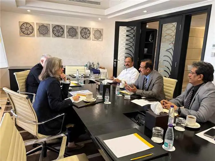 المحافظ بن الوزير يبحث مع مكتب المبعوث الأممي مستجدات الأوضاع ودعم الحوار الجنوبي