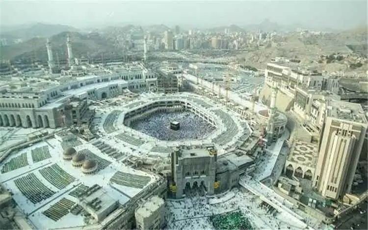 2 مليار مسلم يغضبون لإجل مكة والاعتداء عليها جريمة...