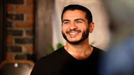 مذيع مقرب من عبدالرحمن السيد: أمريكا تنفذ إرهابا أ...