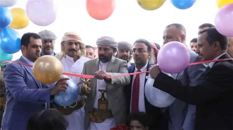 وكيل مأرب يفتتح فرع بنك الشرق اليمني في مديرية الو...