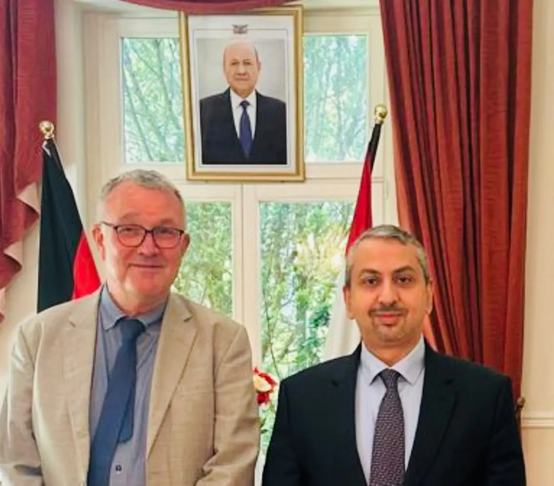 سفير اليمن يبحث مع خبير ألماني مستجدات الأوضاع في...