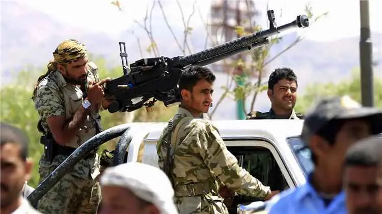 السلطة المحلية بالحديدة: مليشيات الحوثي نهبت منشآت طبية وإغاثية في مديرية الخوخة