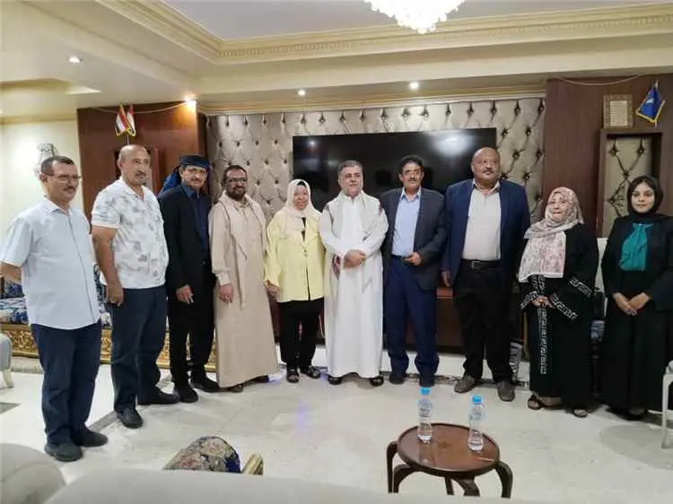 الشيخ احمد العيسي يستقبل قيادة ملتقى أبين الجامع