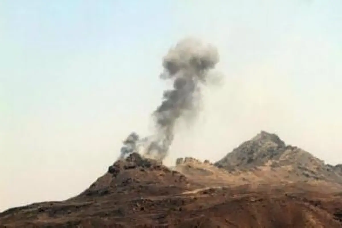غارات جوية ومسيرات تستهدف مواقع وعربات حوثية في جب...