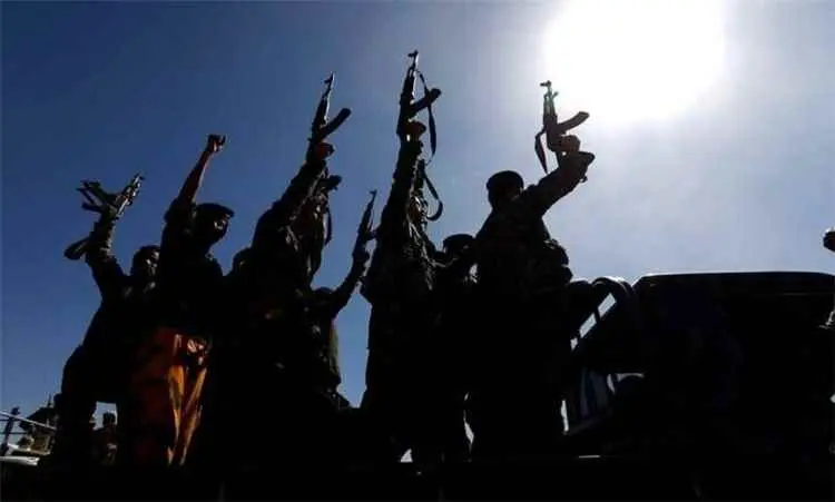 تفجير غامض يهز مقرًا أمنيًا للحوثيين في صنعاء ويطيح بقيادي بارز