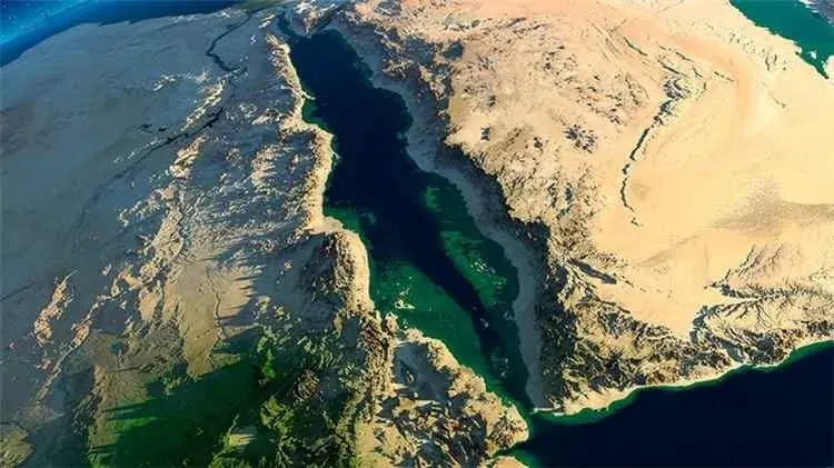 تقارير: خبراء إيرانيون يزورون المخا وباب المندب