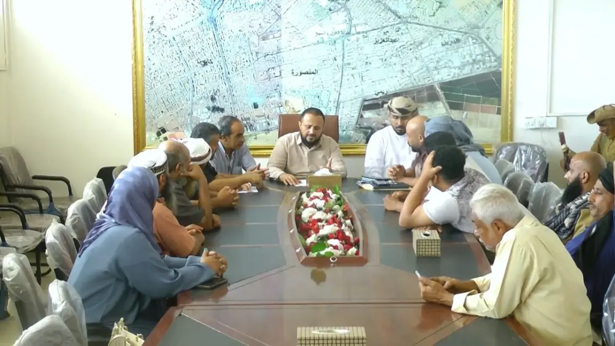 مدير عام المنصورة يجتمع مع أصحاب الملاحم لإعادة تن...