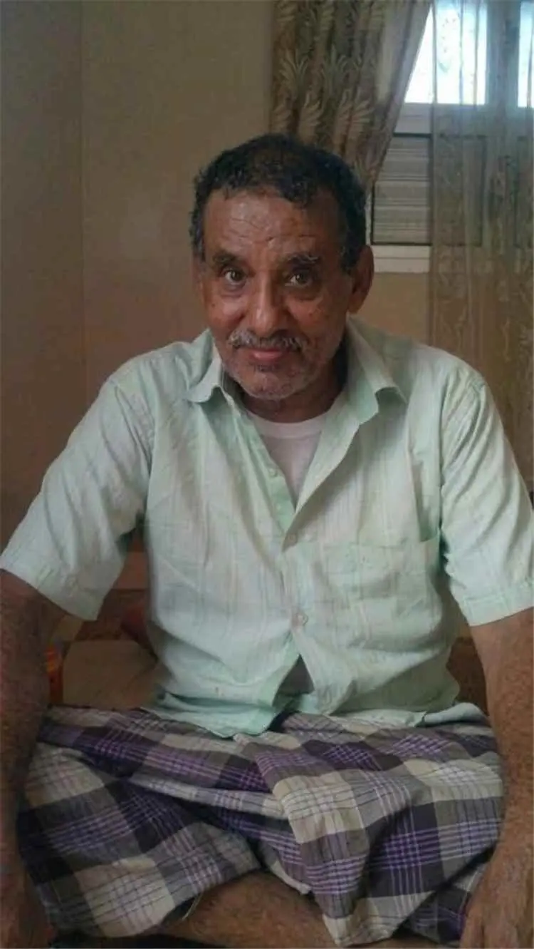 القامة والرمز التربوي الكبير المربي الفاضل الأستاذ محمد علوي الأهدل.. من صناعة الأجيال إلى فراش المرض