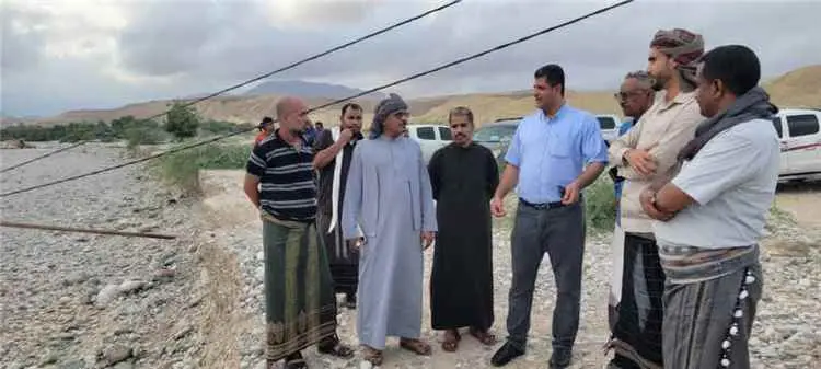 وكيل حضرموت للشؤون الفنية يتفقد أضرار حقل مياه الش...