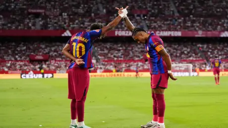 "هاتريك" رافينيا يقود برشلونة لقلب الطاولة على إشب...