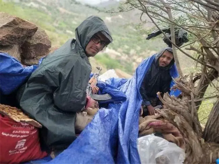 القوات الحكومية تستعيد "جبل نعمان" وتحبط هجمات حوث...