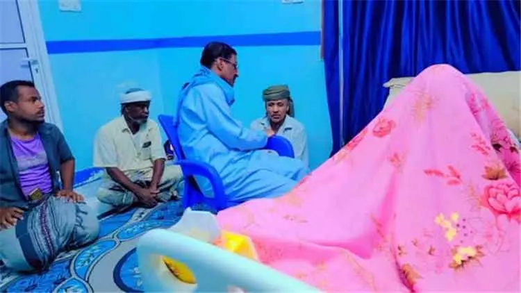 مدير عام تريم يزور الملازم أول عبدالله العامري ويط...