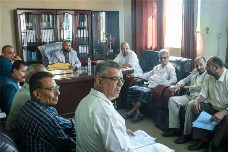 محافظ الضالع يترأس اجتماعاً بمدراء المديريات لتنسي...