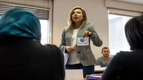 إيران تغلق مركزا فرنسيا في طهران لمناهضته الثقافة...
